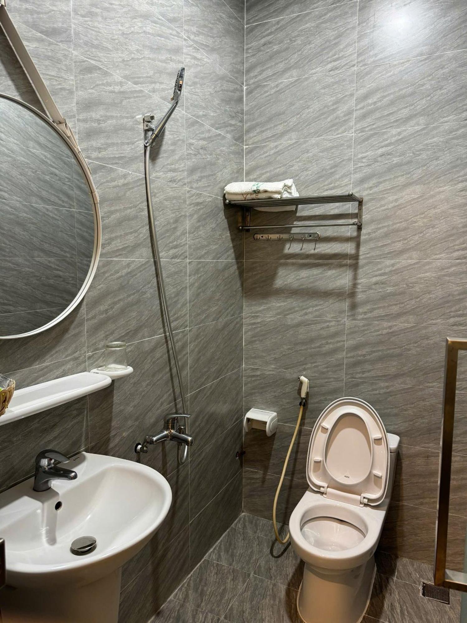 Thanh Thu 1 Hotel Tỉnh Kontum Kültér fotó